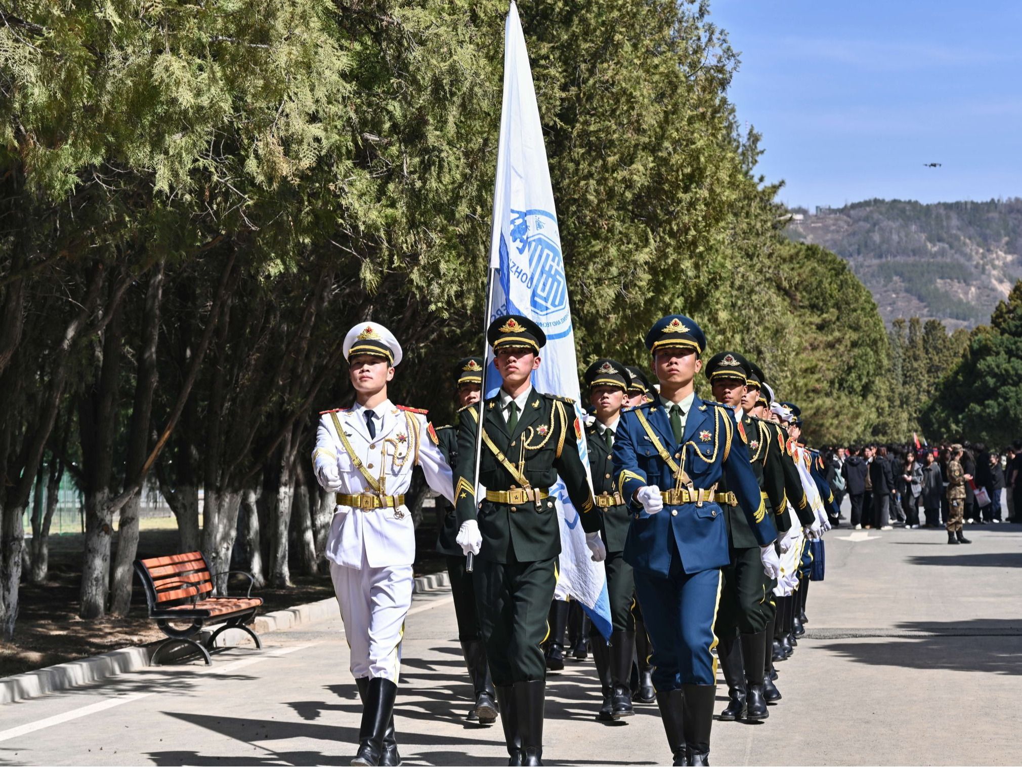 追寻红色足迹，缅怀英烈砺志——兰州信息科技学院开展2026年甘肃省“清明祭英烈，重走长征路”  思政实践育人活动