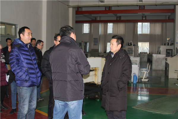 新闻2 (1).jpg 学院综治委开展秋季学期末安全大检查