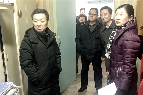 新闻2 (4).jpg 学院综治委开展秋季学期末安全大检查