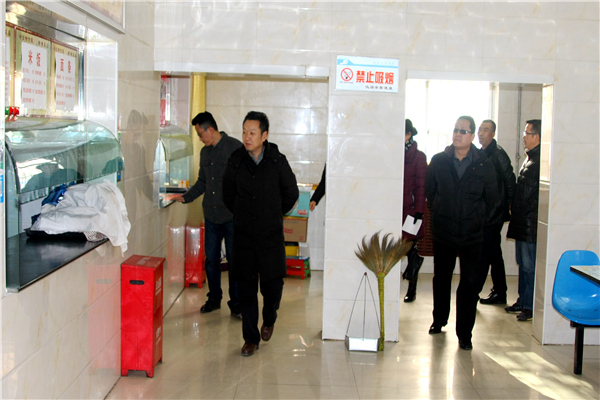 新闻2 (3).jpg 学院综治委开展秋季学期末安全大检查