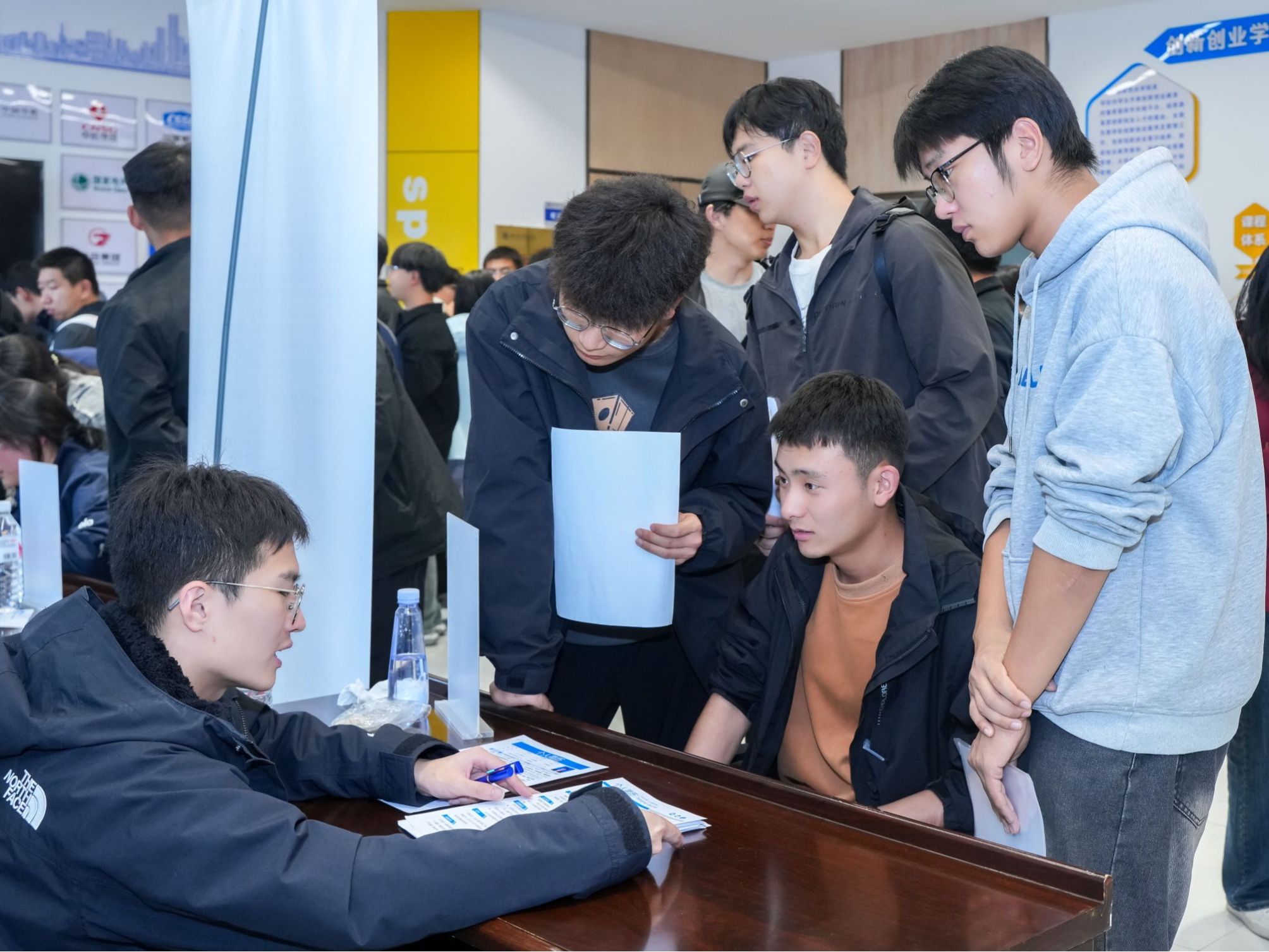 25家常山名企走进兰州信息科技学院，招才引智