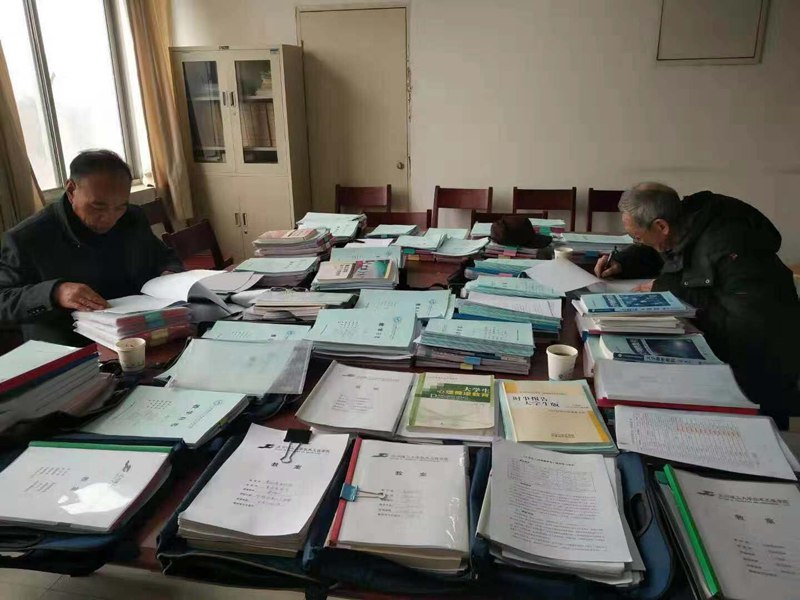 201902281551345158140283.jpg 学校开展2019春季学期开学前教师教学准备工作检查