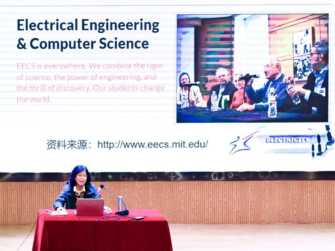 兰州信息科技学院:大咖精讲启思路,精准赋能赢未来