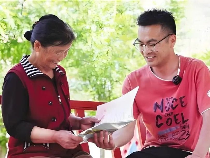 丁贤亮:毕业后，他选择到乡村基层寻找青春答案
