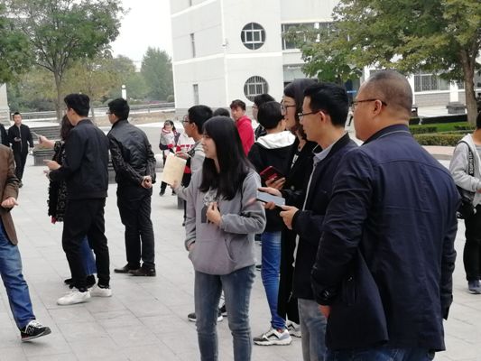 dianqiyuxinxigongchengxijuban“xiyingshijiudagongzhuzhongguomeng”zhutihaibaoshejidasai2.jpg 电气与信息工程系举办“喜迎十九大,共筑中国梦”主题海报设计大赛