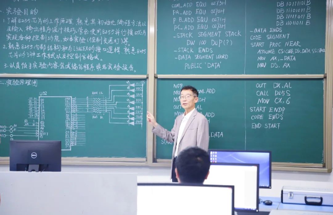 图片 每日 甘肃 兰州信息科技学院 兰州 信息科技学院 信息科技 信息 科技学院 科技 学院 办好 好人 人民满意 人民 满意 教育 培养 高水平 水平 应用型 应用 人才