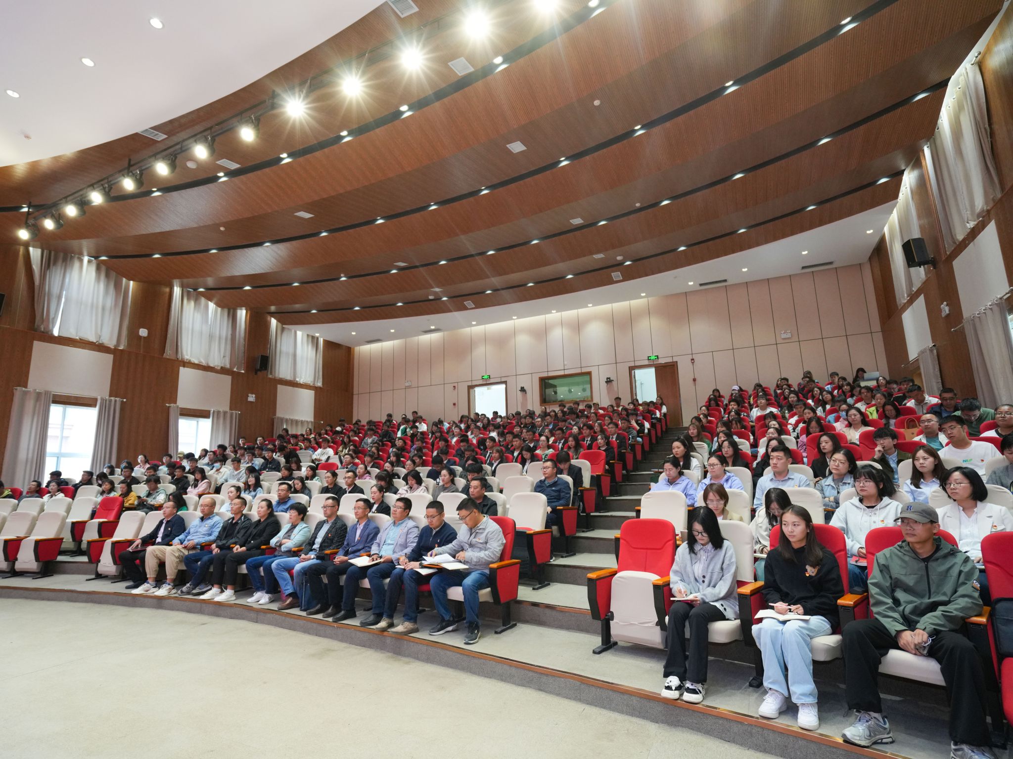 兰州 信息 科技学院 科技 学院 召开 开学 学习 贯彻 习近平 新时代 时代 中国特色社会主义 中国特色 中国 国特 特色 社会主义 社会 主义 思想 主题 教育 动员 部署 大会