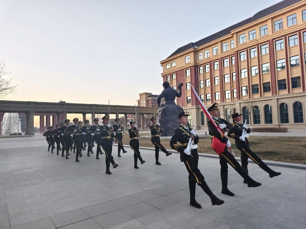 兰州信息科技学院举行2026年元旦升国旗仪式